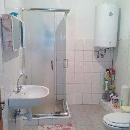 Holiday home Mit Garten, Terrasse Und Gartenpavillon *