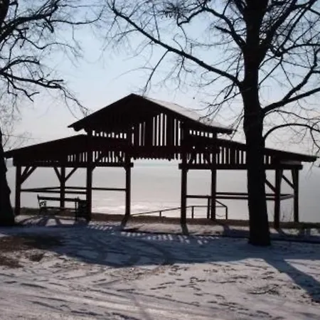 Holiday home Mit Garten, Terrasse Und Gartenpavillon Balatonfokajar